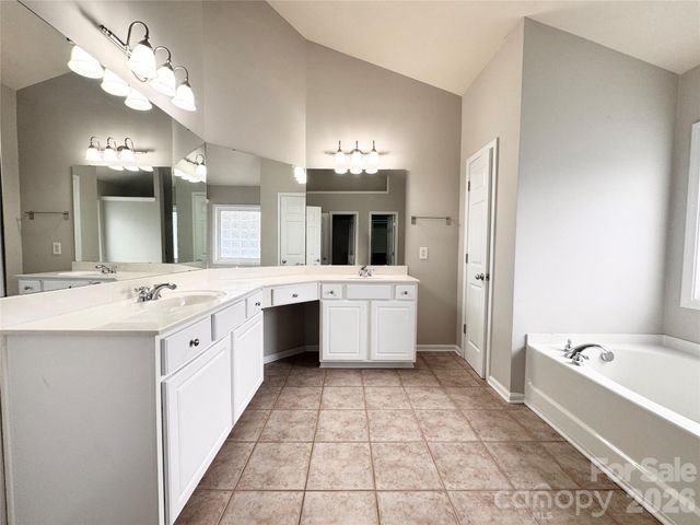 10031 Glenburn Lane, Charlotte, NC 28278