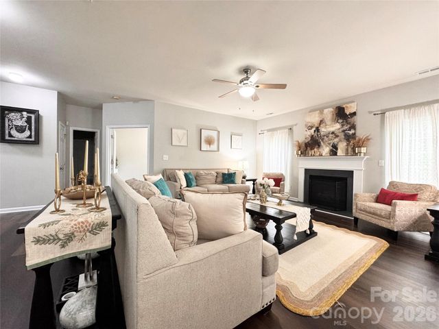 10031 Glenburn Lane, Charlotte, NC 28278