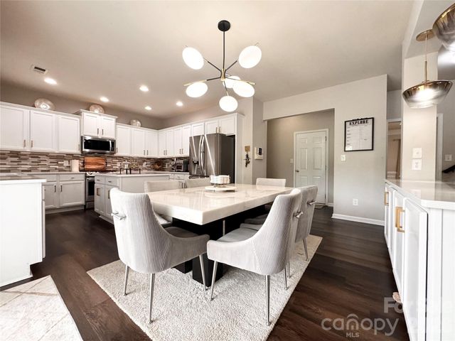 10031 Glenburn Lane, Charlotte, NC 28278