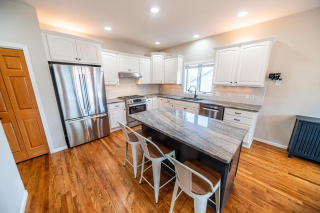 706 9th Ave NW, Byron, MN 55920