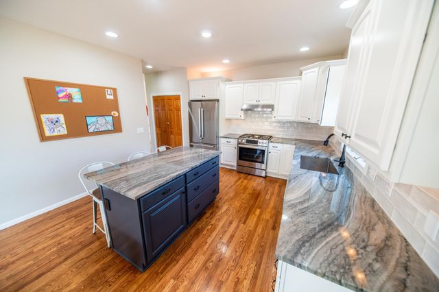 706 9th Ave NW, Byron, MN 55920