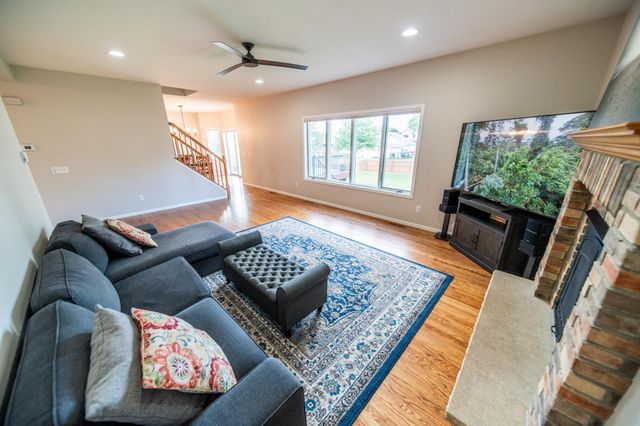 706 9th Ave NW, Byron, MN 55920