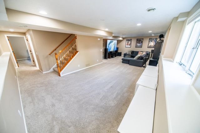 706 9th Ave NW, Byron, MN 55920