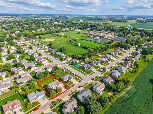 706 9th Ave NW, Byron, MN 55920