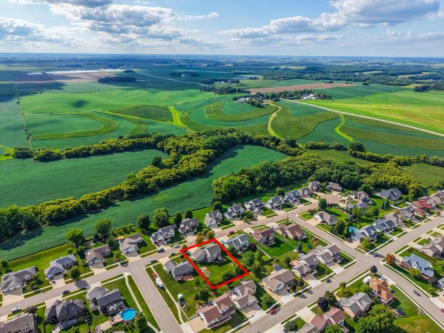 706 9th Ave NW, Byron, MN 55920