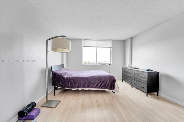 919 Hillcrest Dr 704, Hollywood, FL 33021