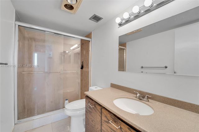 919 Hillcrest Dr 704, Hollywood, FL 33021