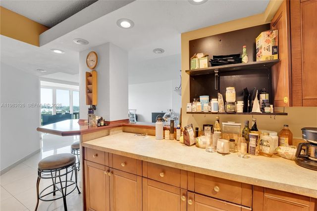 919 Hillcrest Dr 704, Hollywood, FL 33021