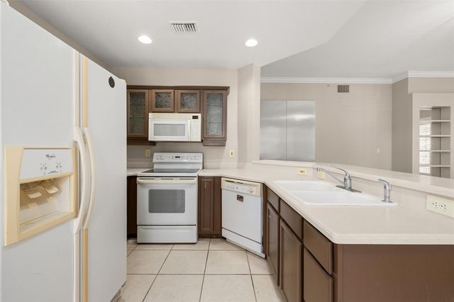 931 BEGONIA ROAD 303, Kissimmee, FL 34747