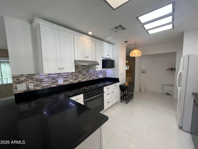 10960 N 67TH Avenue 202, Glendale, AZ 85304