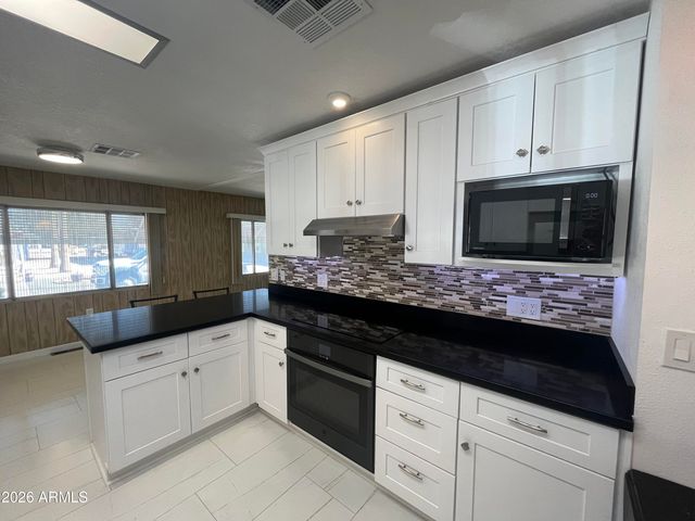 10960 N 67TH Avenue 202, Glendale, AZ 85304