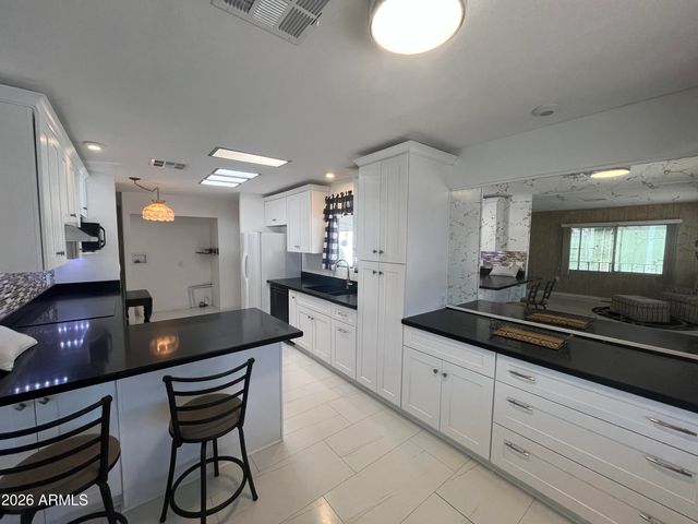 10960 N 67TH Avenue 202, Glendale, AZ 85304