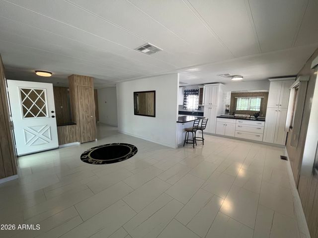 10960 N 67TH Avenue 202, Glendale, AZ 85304