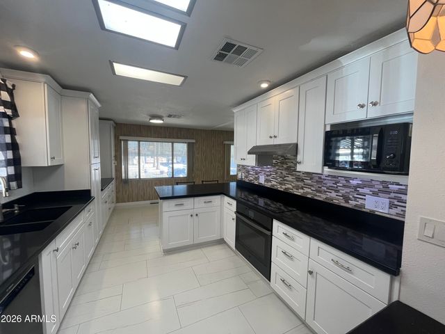 10960 N 67TH Avenue 202, Glendale, AZ 85304