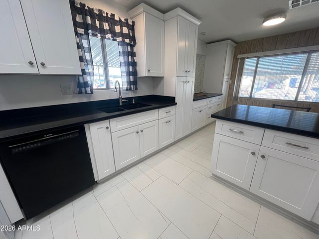 10960 N 67TH Avenue 202, Glendale, AZ 85304