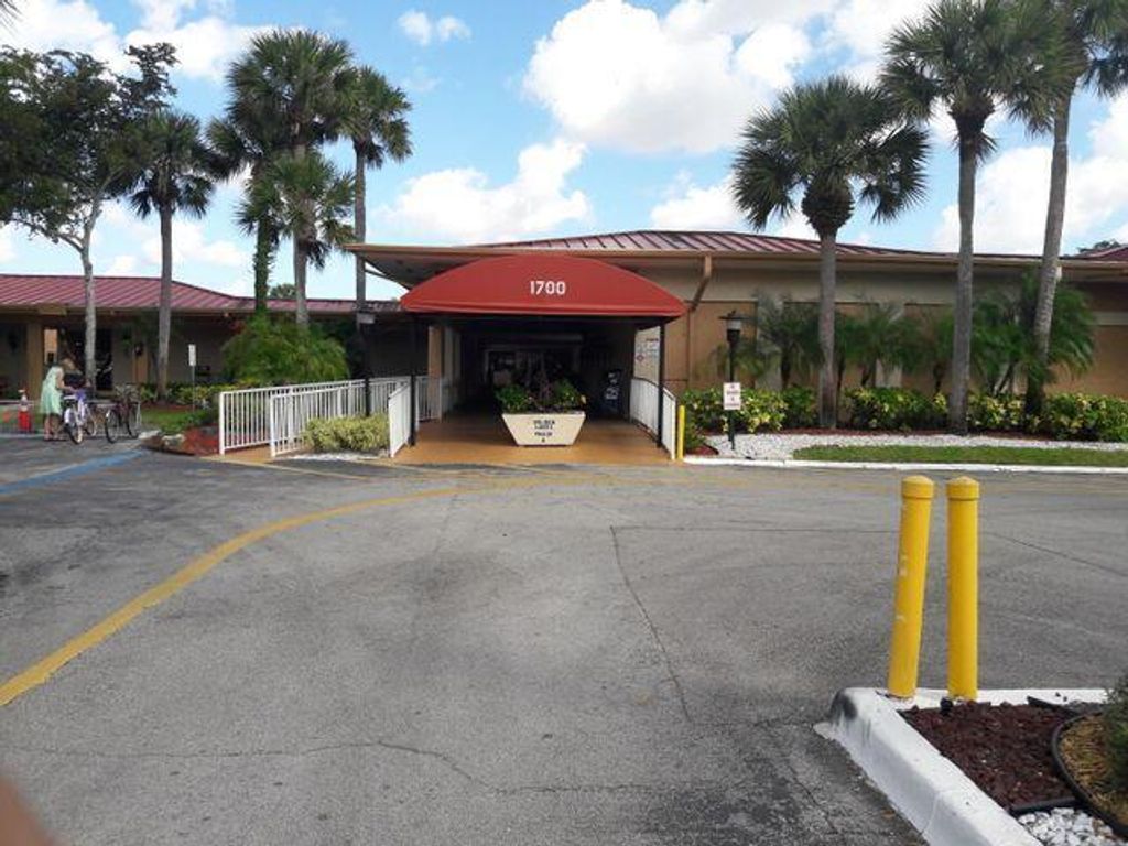 314 Lake Dora Drive, West Palm Beach, FL 33411