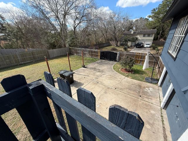 402 Tresvant Drive, Houston, TX 77598