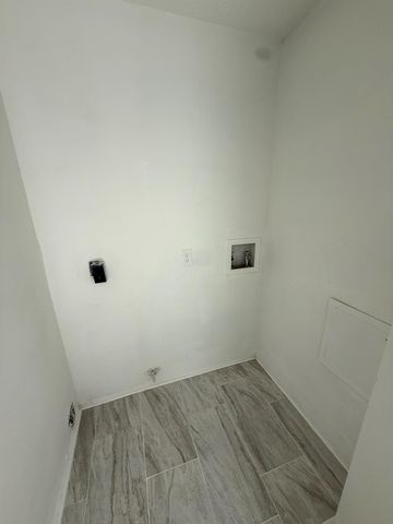 402 Tresvant Drive, Houston, TX 77598