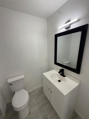 402 Tresvant Drive, Houston, TX 77598