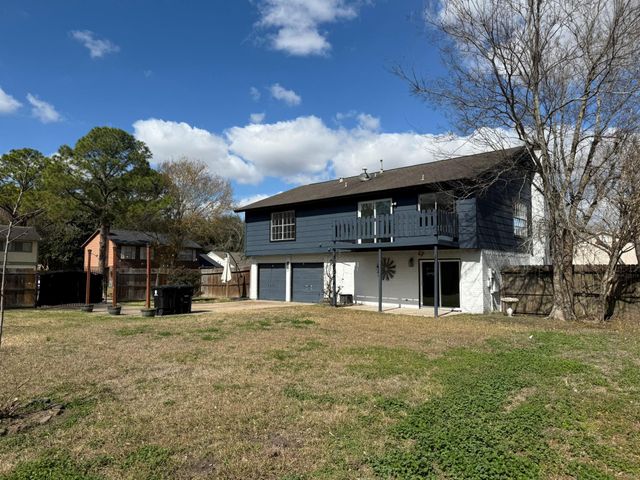 402 Tresvant Drive, Houston, TX 77598