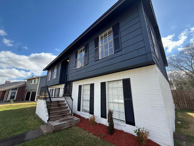 402 Tresvant Drive, Houston, TX 77598