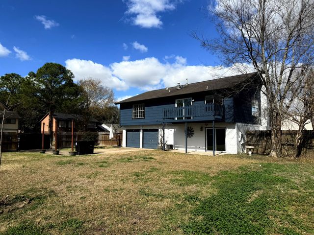 402 Tresvant Drive, Houston, TX 77598