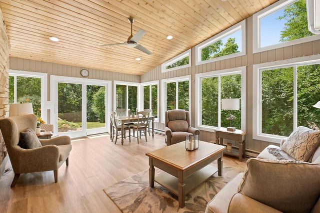 S23W26149 Canterbury LANE, Waukesha, WI 53188