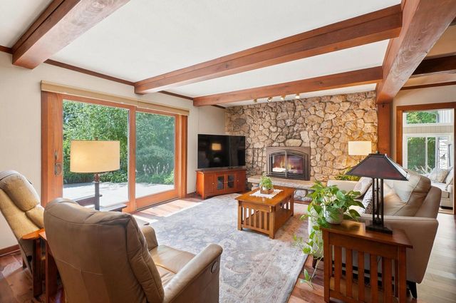S23W26149 Canterbury LANE, Waukesha, WI 53188