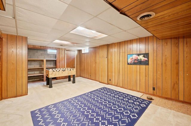S23W26149 Canterbury LANE, Waukesha, WI 53188