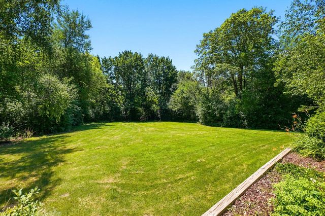 S23W26149 Canterbury LANE, Waukesha, WI 53188