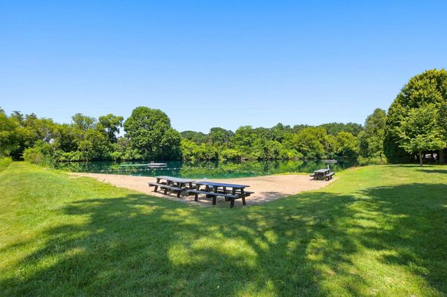 S23W26149 Canterbury LANE, Waukesha, WI 53188