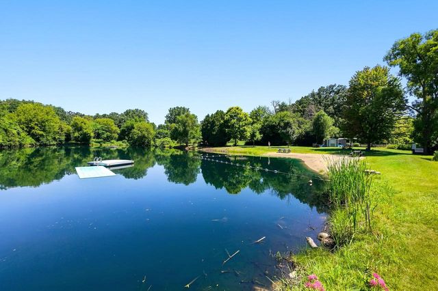 S23W26149 Canterbury LANE, Waukesha, WI 53188