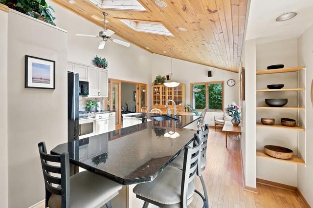 S23W26149 Canterbury LANE, Waukesha, WI 53188