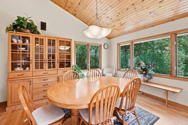 S23W26149 Canterbury LANE, Waukesha, WI 53188