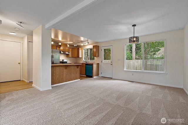 807 29th Avenue SE, Puyallup, WA 98374