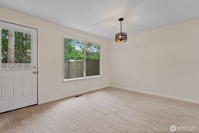 807 29th Avenue SE, Puyallup, WA 98374