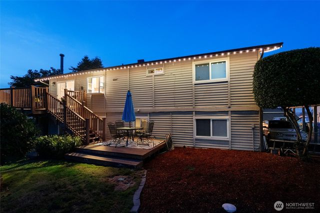2622 211th Avenue E, Lake Tapps, WA 98391