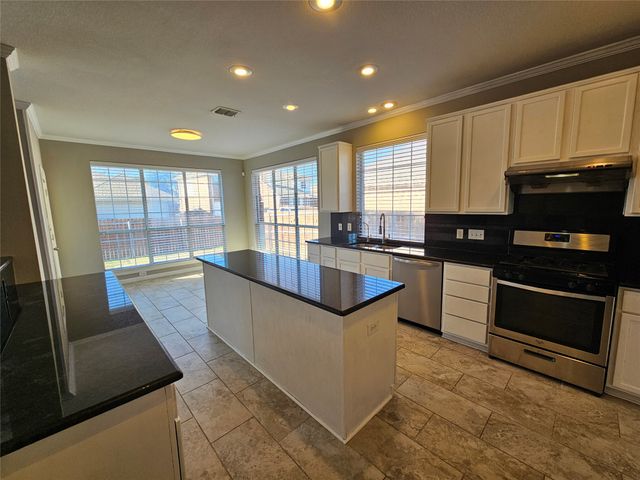 6805 Westover Drive, Rowlett, TX 75089