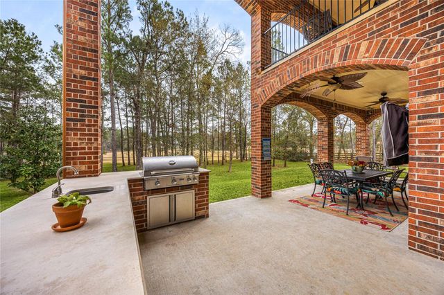 23421 Cannondale Loop, Montgomery, TX 77316