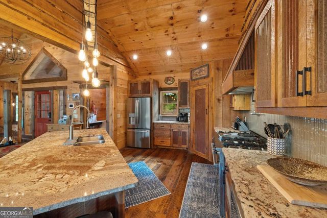 101 Heights Overlook, Blue Ridge, GA 30513
