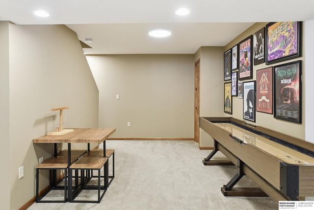 6734 S 163rd Street, Omaha, NE 68135