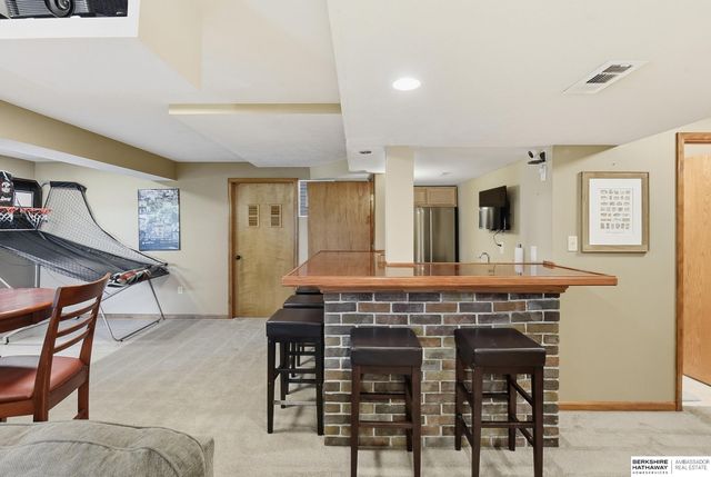 6734 S 163rd Street, Omaha, NE 68135