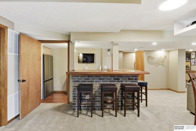 6734 S 163rd Street, Omaha, NE 68135