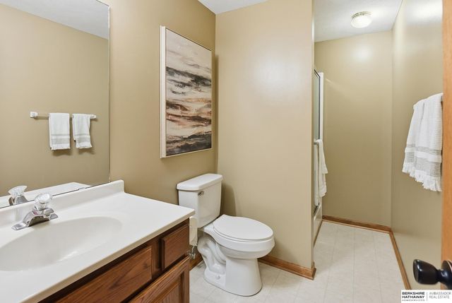 6734 S 163rd Street, Omaha, NE 68135