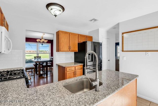 1617 Berkeley Avenue, Beachwood, NJ 08722