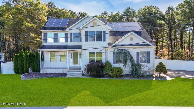 1617 Berkeley Avenue, Beachwood, NJ 08722