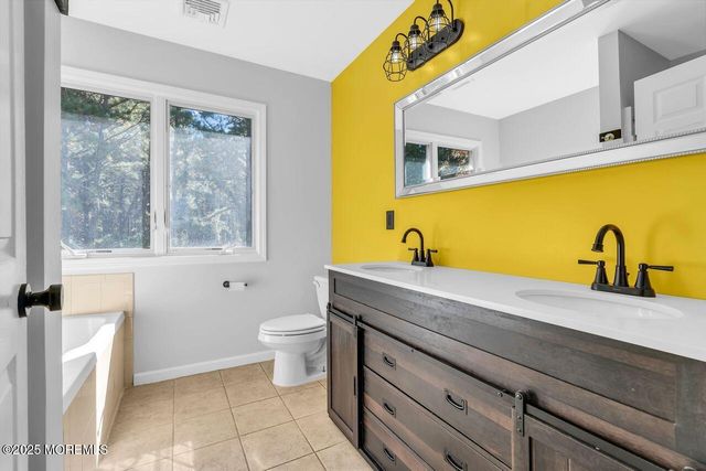 1617 Berkeley Avenue, Beachwood, NJ 08722