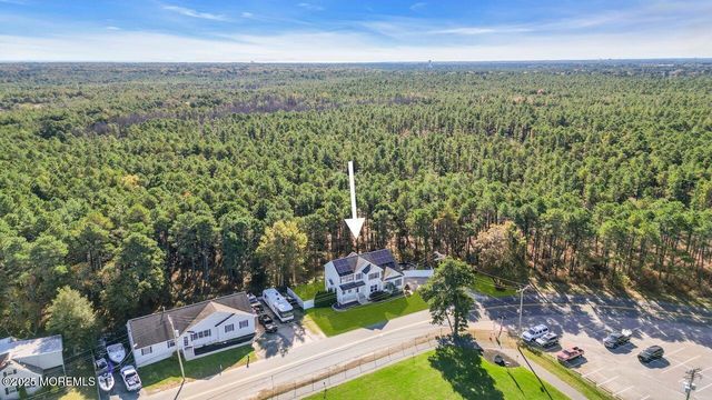 1617 Berkeley Avenue, Beachwood, NJ 08722