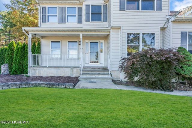 1617 Berkeley Avenue, Beachwood, NJ 08722