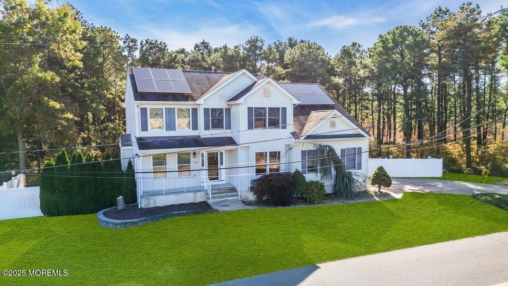 1617 Berkeley Avenue, Beachwood, NJ 08722